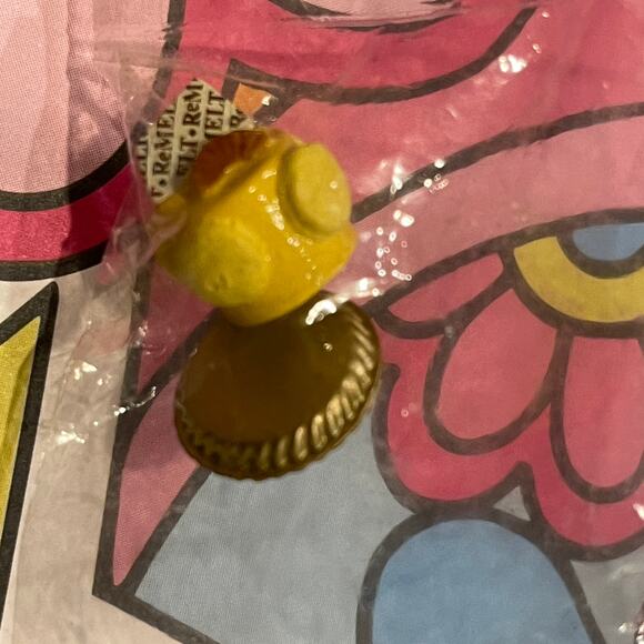 Re-ment Petite Sweet Dessets - 3 different sweets in Sealed Package - No Box - Picture 2 of 6